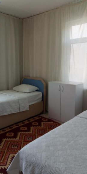 Yoldaş Apart